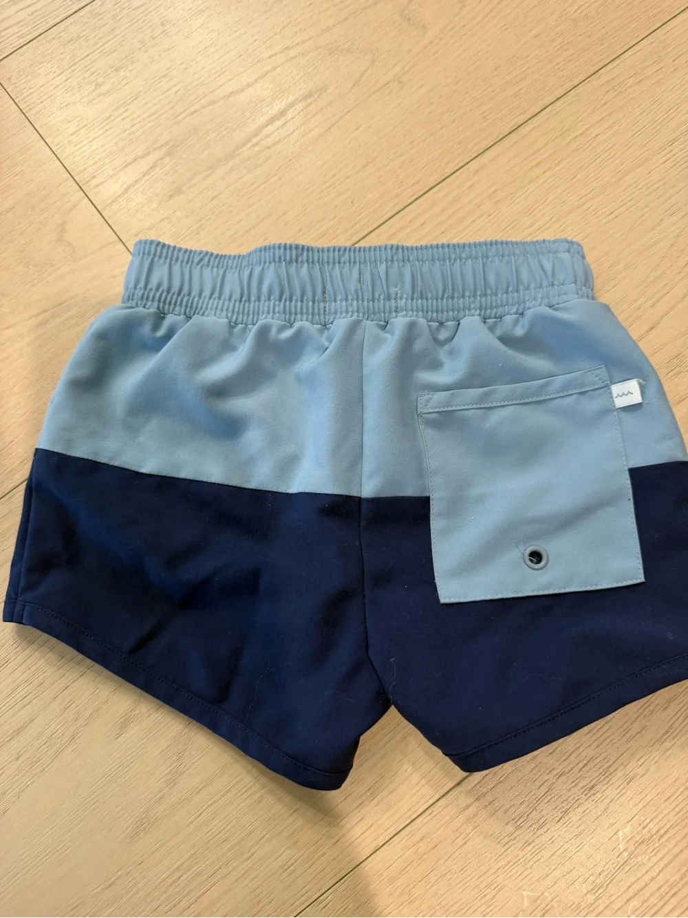 Minnow light blue